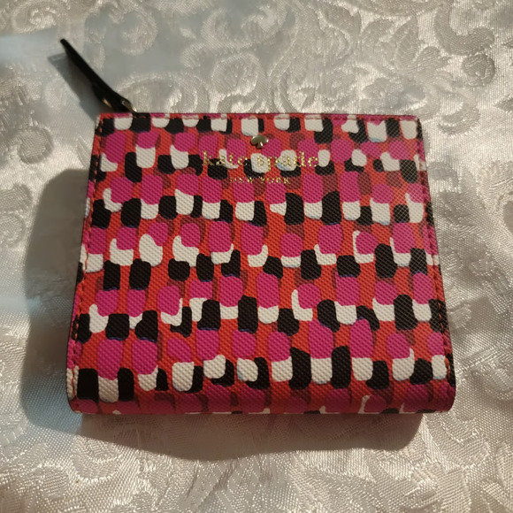 Kate Spade New York Womens Harding Street Pinata Adalyn Bifold Wallet - Picture 1 of 5